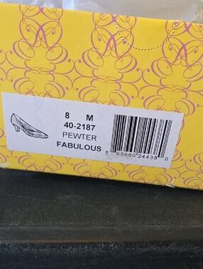 Easy Street Women's Fabulous Pump in pewter size 8 New in box